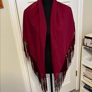 Large fringed skarf.